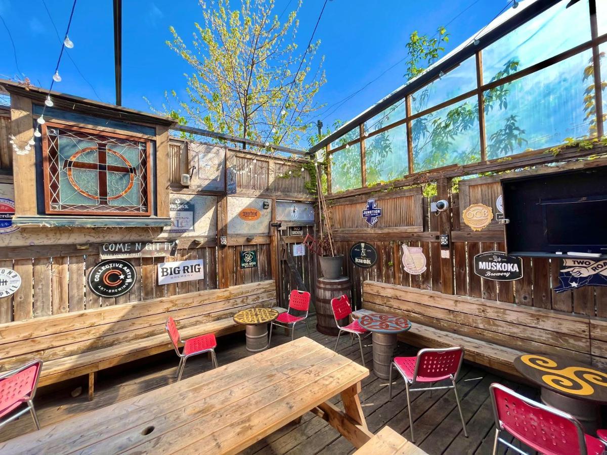 The Only Backpacker'S Inn (Adults Only) Торонто Экстерьер фото