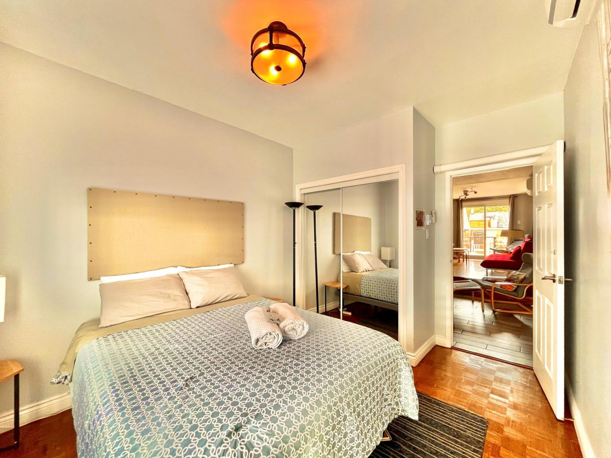 The Only Backpacker'S Inn (Adults Only) Торонто Экстерьер фото