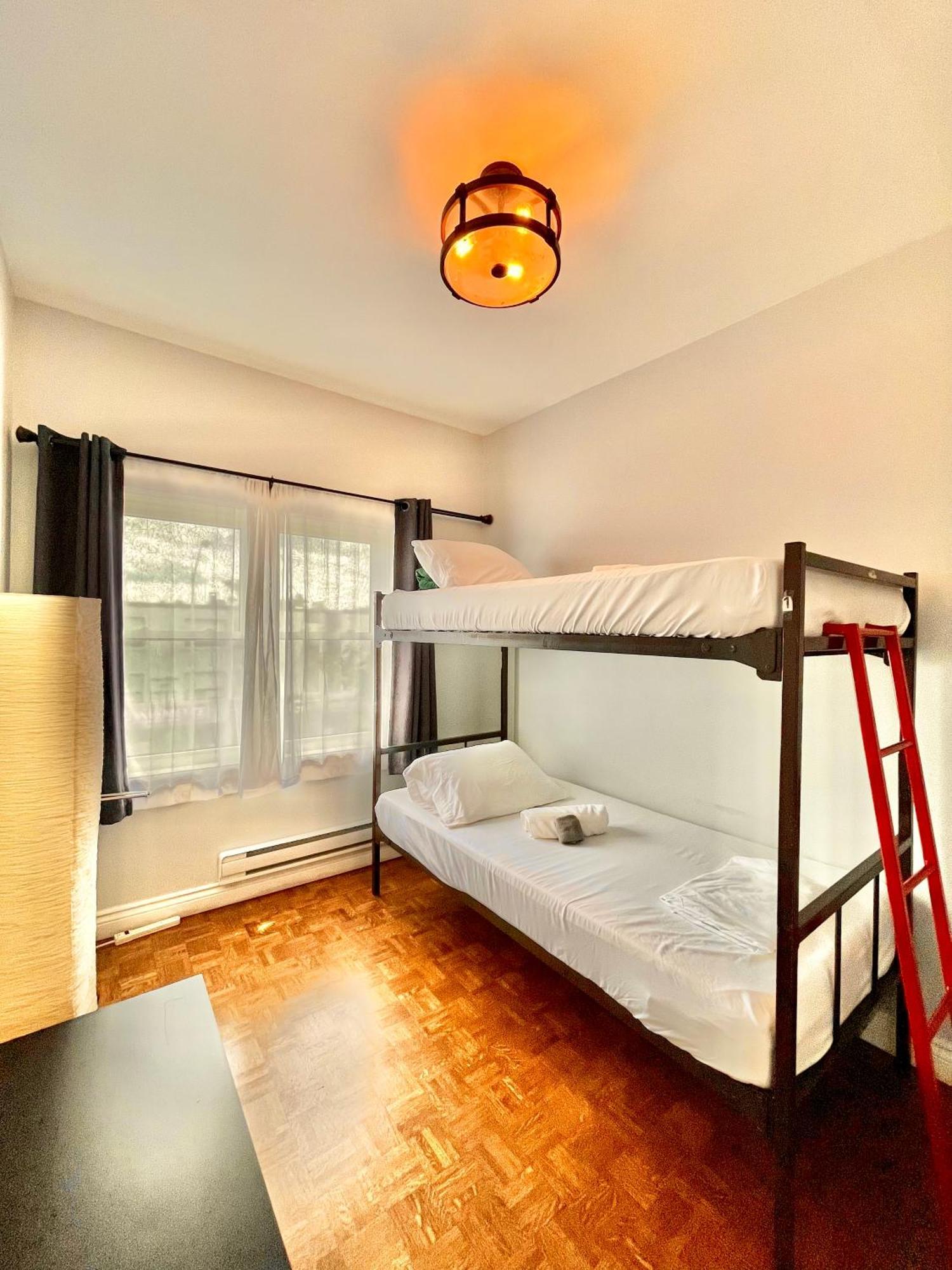 The Only Backpacker'S Inn (Adults Only) Торонто Экстерьер фото