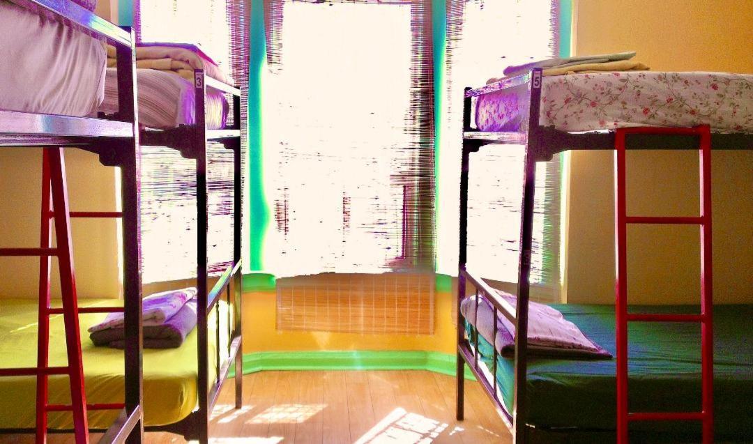 The Only Backpacker'S Inn (Adults Only) Торонто Экстерьер фото