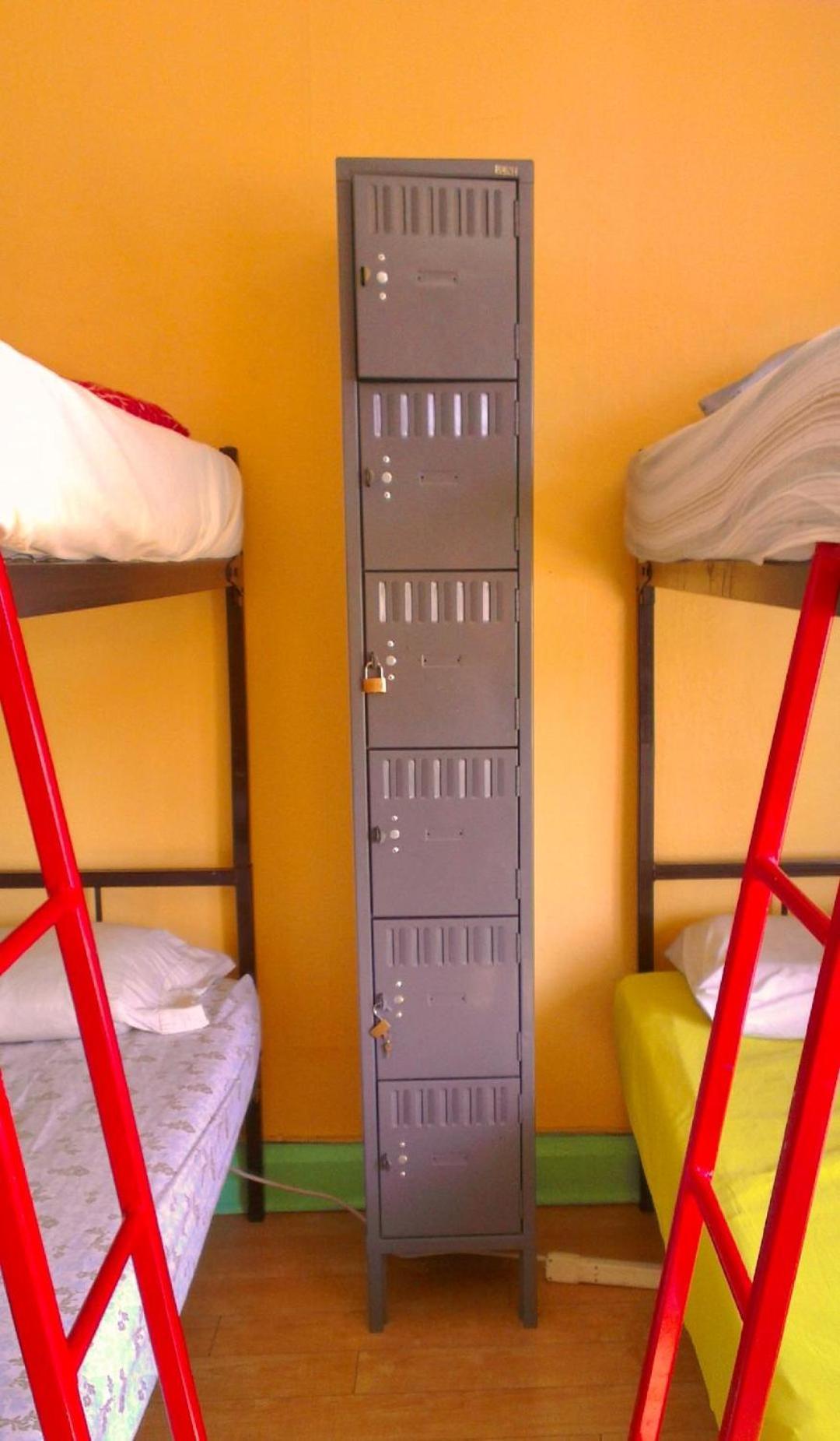 The Only Backpacker'S Inn (Adults Only) Торонто Экстерьер фото