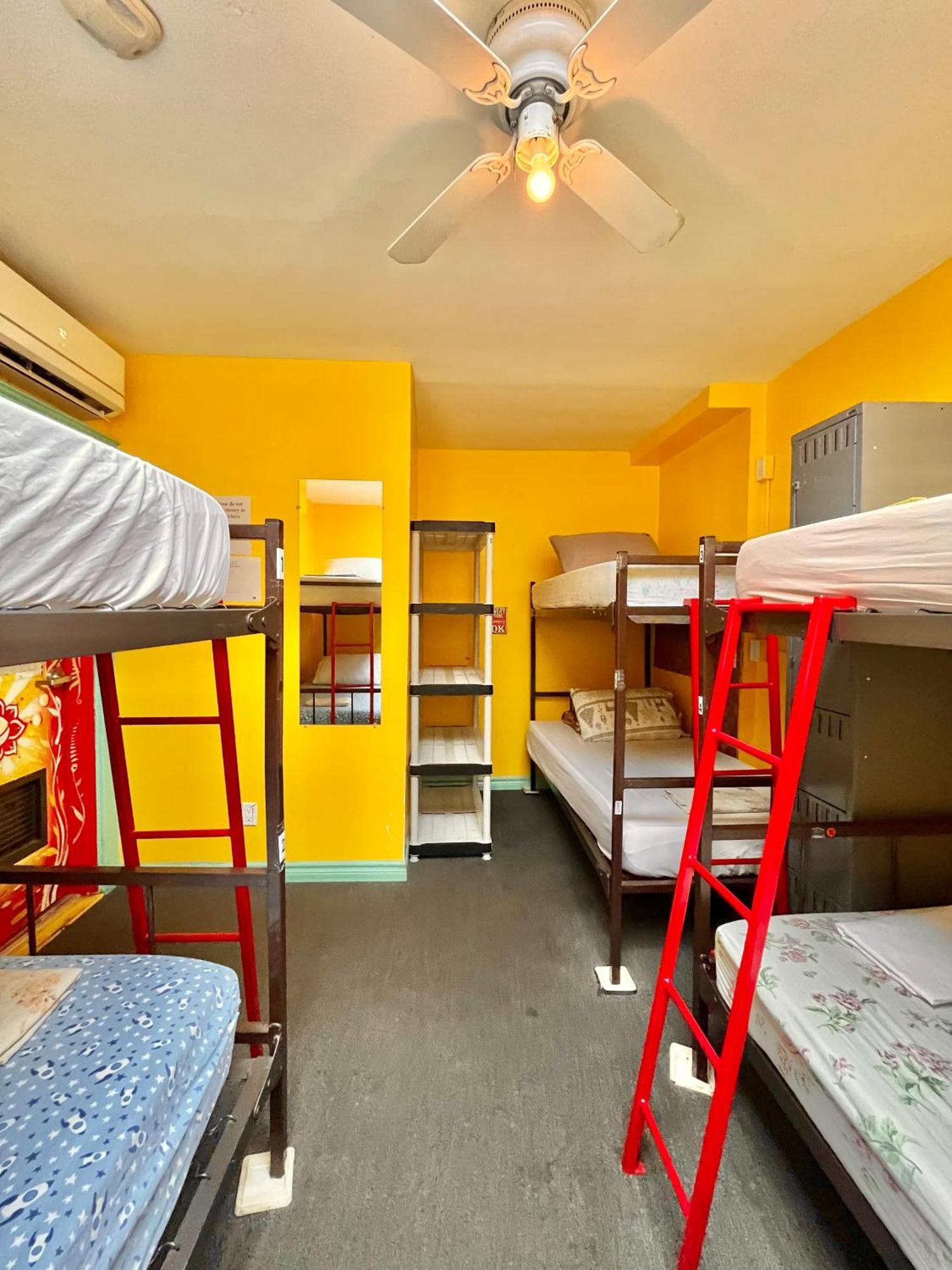The Only Backpacker'S Inn (Adults Only) Торонто Экстерьер фото