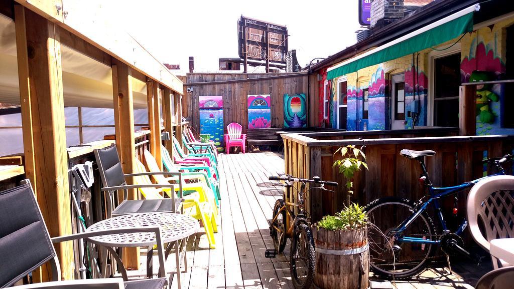 The Only Backpacker'S Inn (Adults Only) Торонто Экстерьер фото