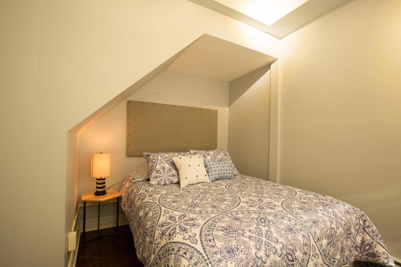 The Only Backpacker'S Inn (Adults Only) Торонто Экстерьер фото
