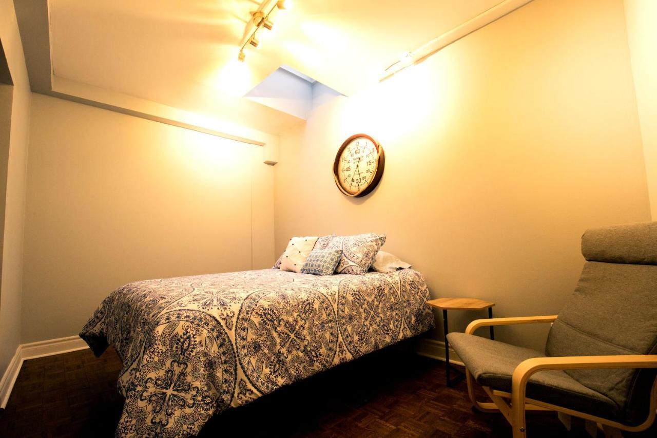 The Only Backpacker'S Inn (Adults Only) Торонто Экстерьер фото