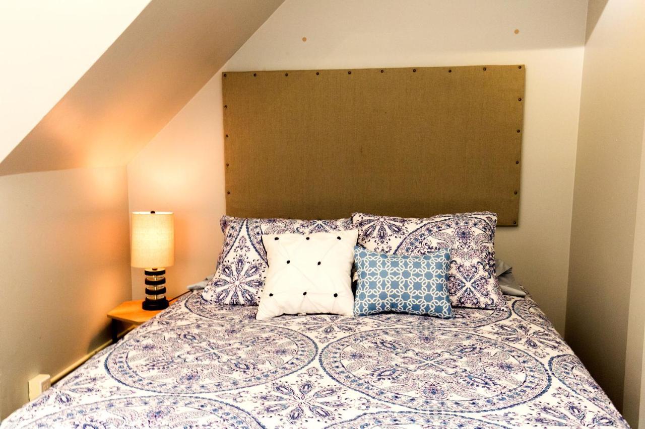The Only Backpacker'S Inn (Adults Only) Торонто Экстерьер фото